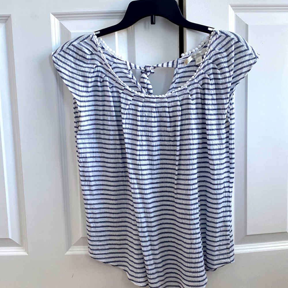 ✨Lauren Conrad Blue Striped Top✨